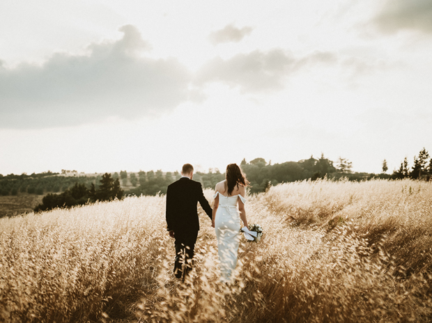 Outdoor destination wedding photographers: Tuscany